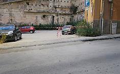 Cronaca di un abbandono: i parcheggi di via Gioeni tra crolli e crateri