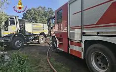 Sciacca nella morsa delle fiamme: fumo tossico a Makauda, sei in ospedale (pure un neonato)