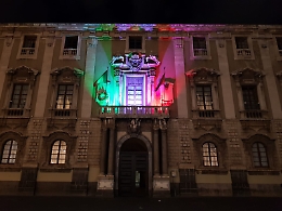 Coronavirus, tutte le sere municipio di Catania con le luci del Tricolore