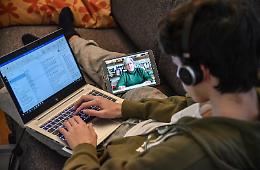 Emergenza coronavirus: se non si torna a scuola, per la Maturit&agrave; c'&egrave; solo l'orale a distanza