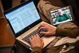 Scuola, tutti promossi e per la Maturità esame online orale