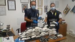 Cartine e filtri per sigarette sequestrati nel Palermitano