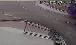 Danneggia la rotonda del Quadrivio Spinasanta: identificato e multato