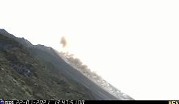 Nuova colata lavica dallo Stromboli: massi incandescenti in mare