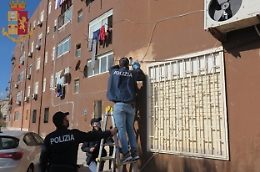 Siracusa, l'appartamento della droga sorvegliato da telecamere sui quattro lati