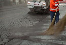 Cenere Etna, a Catania revocati divieti per le due ruote e limite di velocità