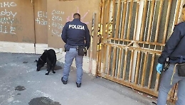Blitz nei rioni dello spaccio a Siracusa: due arresti per armi e droga