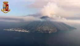 Stromboli, dalla Francia dietro front su invito a non visitare le Eolie