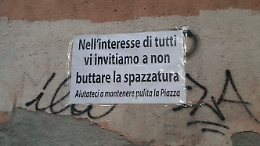 Catania, nella &ldquo;piazza della vergogna&rdquo; non bastano i cartelli contro gli incivili