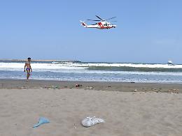 Ragazza annegata alla Plaia, continuano ricerche del fratello disperso