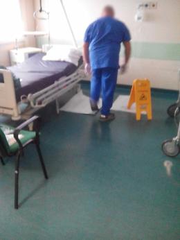 Acireale, "Piove dentro il Pronto soccorso". Denuncia del Codacons: "No comment"