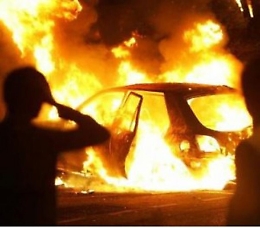 Siracusa, incendiata l'auto alla moglie del presidente dell'Ordine degli avvocati