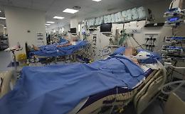 I medici ospedalieri: «Situazione gravissima, potrebbe servire lockdown totale»