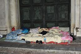 Protesta cattedrale, Caritas: «Non aiutiamo solo gli immigrati»