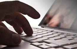 Adescava minori sul web con falsi profili social per compiere atti sessuali: in manette coppia di Termini Imerese