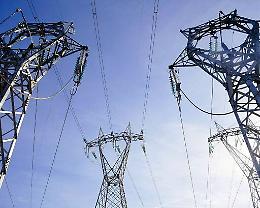 Operaio 17enne investito da scarica elettrica : è in rianimazione