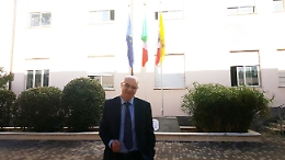 Alzabandiera al Lombardo Radice di Siracusa: i bimbi tutti col naso all'ins&ugrave;