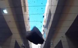 Spari e pietre contro l'inviato di Striscia, indagini dei carabinieri e polemiche