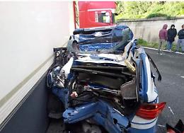Maxi incidente con tre morti e quattro feriti sulla A18, le foto della tragedia
