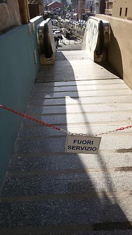 Catania, stazione metro Borgo: la scala "immobile" quando tornerà in funzione?