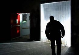 Storia extraconiugale si conclude ma lui non lo accetta e minaccia
di pubblicare foto osé: arrestato