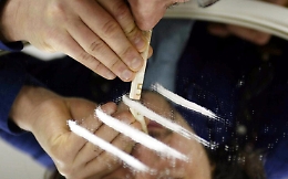Catania, sniffavano coca davanti agli uffici della polizia