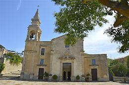 Gangi, il “restauro” abusivo del campanile della chiesa di S. Spirito: denunciato il parroco