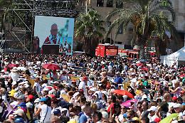 Il Papa: «Applaudiamo i siciliani, il Signore benedica quella terra!»