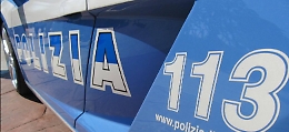 Tenta di uccidere zii affidatari a coltellate: arrestata