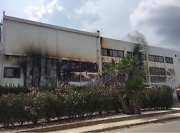 Modica, sequestrato lo stabilimento avicolo distrutto dalle fiamme