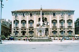 Elezioni a Catania,  volti nuovi e non ma anche "trombati" e curiosità