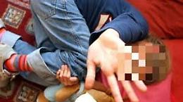 Abusi sessuali su un bimbo, arrestati due uomini e una donna a Caltagirone