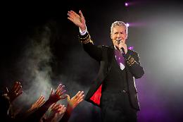 Baglioni infiamma Acireale con i suoi cavalli di battaglia e si prepara a tornare