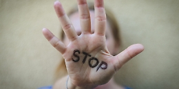 Abusi su un bimbo di 7 anni, l'orco era un amico di famiglia: arrestato