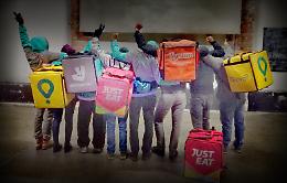 Vita da rider in Sicilia: «Pochi soldi, molti rischi ma tanta dignità»