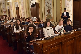 Studenti siciliani all'Ars, Miccichè: «Noi adulti dovremmo fare nostri i loro progetti»