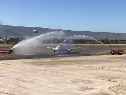 Primo volo da Birmingham atterrato a Comiso