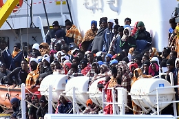Catania, fiocco rosa a bordo della SOS Mediterran&eacute;e