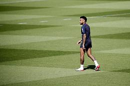 Ciclone Neymar sul calciomercato: il brasiliano verso il Barça, Psg su Dybala