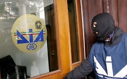 Cos&igrave; i clan si "dividono" Catania: tra droga, "pizzo" e alleanze con le 'ndrine