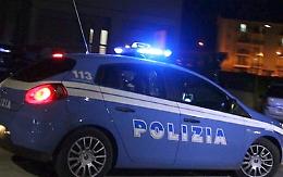Rapinò  un ventenne facendolo azzannare alla gamba dal cane: arrestato