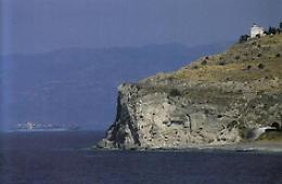 Cade in mare dalla barca a vela, disperso un diportista friulano