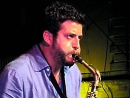 La star internazionale Francesco Cafiso rende omaggio alla sua Sicilia