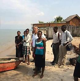 Totò Cuffaro è arrivato in Burundi Ecco le prime foto scattate a Cimbaye