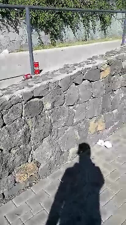 San G. la Punta: degrado nel campetto da basket davanti al Polivalente