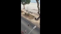 Coronavirus: jogging a Mondello nonostante i divieti,  tensione con la Polizia