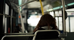 Molesta due ragazze sul tram, cinquantanovenne arrestato a Messina