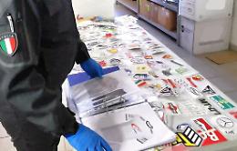 Belpasso: creava falsi capi griffati e li rivendeva online come originali