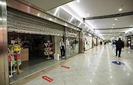 Catania, saracinesche abbassate anche nella città dei centri commerciali