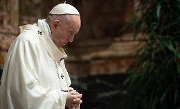 Papa Francesco interrompe gli impegni: ha dolore al ginocchio